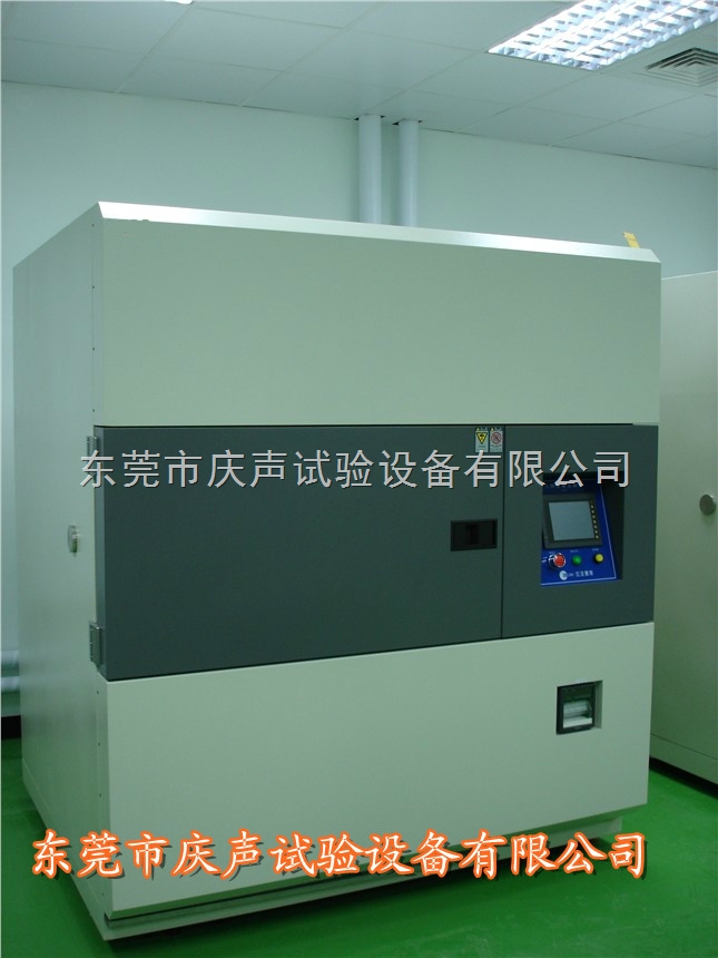 温度冷热冲击试验箱 两槽式冷热冲击试验箱运行控制系统: 1、钣金:内箱材质:镜面不锈钢板(SUS304,1.0mm厚),外箱材质:不锈钢(1.0mm厚)。 2、保温材质:高温槽:24k玻璃棉,低温槽:聚胺脂硬质发泡+玻璃棉。 3、加热器:鳍片式散热管镍铬合金U型高效加热器,自动演算高精确PID+SSR控制(演算周期:1~4S可设),使其热损耗量与加热量相当,故比传统ON/OFF控制省电约30%。 4、送风循环系统:台制马达2台,附不锈钢加长轴心;多翼式扇叶(SIROCCOFAN);台制离心排风机一台。 5